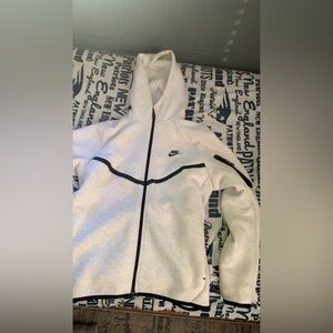 White nike tech, size-M